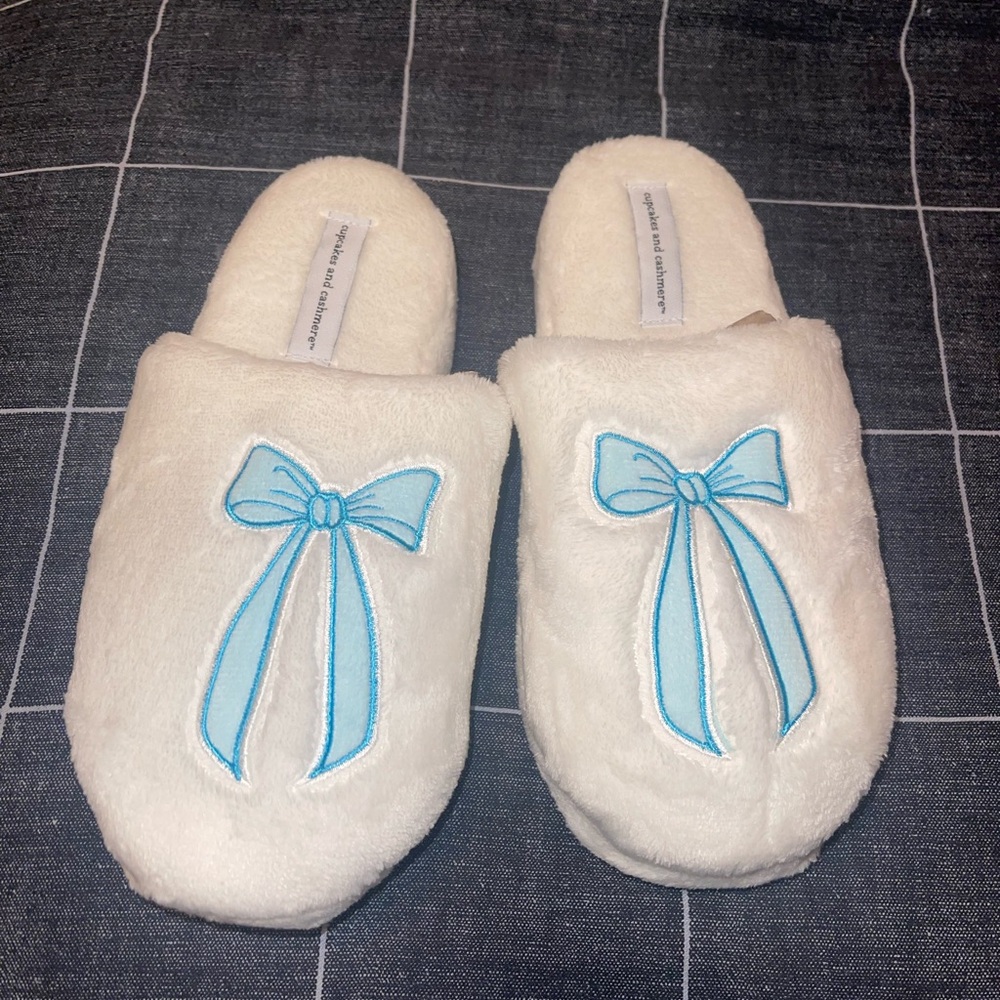 Cupcakes and Cashmere White Slippers with Blue Bow